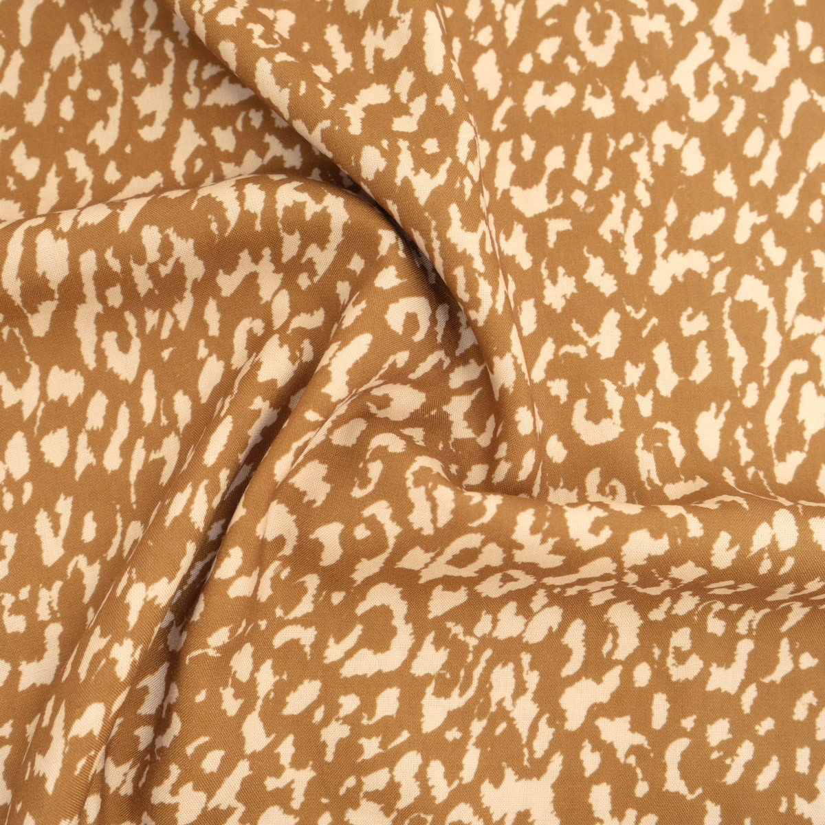 Popeline di viscosa con stampa leopardata, colore Light Coffee - Maison Klem